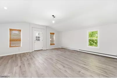 8 Madelyn Ave, West Milford, NJ 07480 - Photo 6