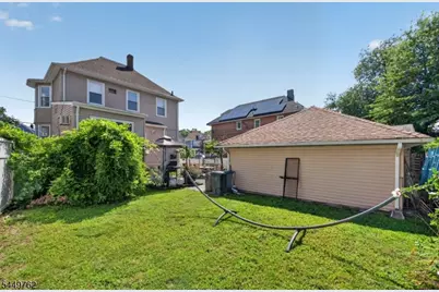 30 Elm St, Ridgefield, NJ 07660 - Photo 32