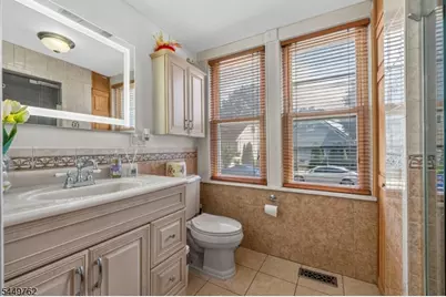 30 Elm St, Ridgefield, NJ 07660 - Photo 16