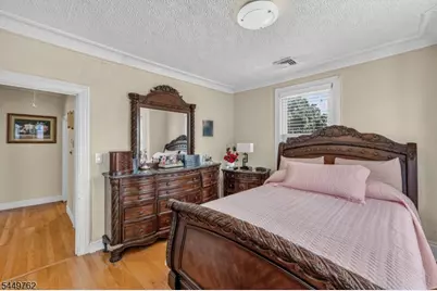 30 Elm St, Ridgefield, NJ 07660 - Photo 18