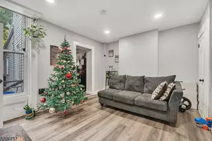 14 Crown St, Bloomfield, NJ 07003 - Photo 2