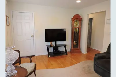 15 Main Ave #0, Elmwood Park, NJ 07407 - Photo 4