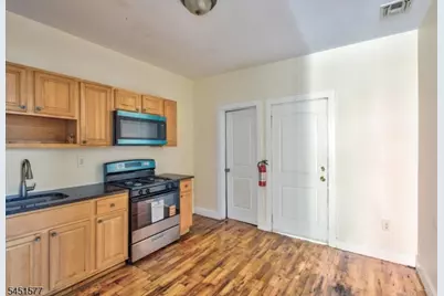 225 S 10th St, Newark, NJ 07107 - Photo 32