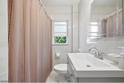 304 Brook Ave, Passaic, NJ 07055 - Photo 10