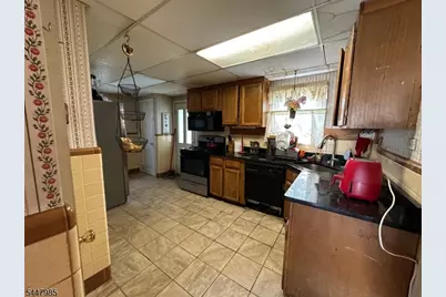 1129 Caldwell Ave, Union Township, NJ 07083 - Photo 10