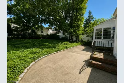 1129 Caldwell Ave, Union Township, NJ 07083 - Photo 4