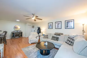 10 Parkside Ct, Wayne Twp., NJ 07470 - Photo 8