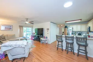 10 Parkside Ct, Wayne Twp., NJ 07470 - Photo 4