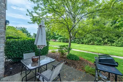 10 Parkside Ct, Wayne Twp., NJ 07470 - Photo 16