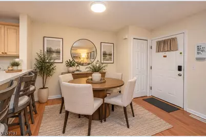 10 Parkside Ct, Wayne Twp., NJ 07470 - Photo 2