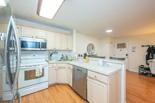10 Parkside Ct, Wayne Twp., NJ 07470 - Photo 6
