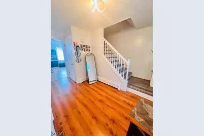 16 Victoria Ave, Newark, NJ 07104 - Photo 4