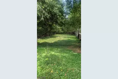 432 N Lincoln Ave, Middlesex, NJ 08846 - Photo 2