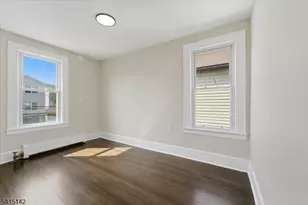 21 Hazard Pl, Elizabeth, NJ 07208 - Photo 18