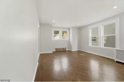 21 Hazard Pl, Elizabeth, NJ 07208 - Photo 8