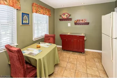 10 Brookstone Cir, Parsippany, NJ 07950 - Photo 6