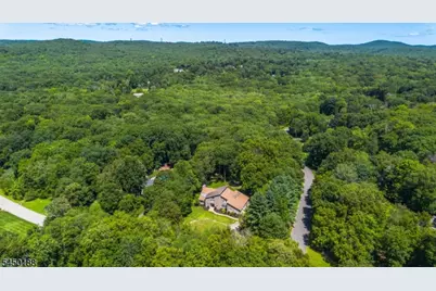 11 Vista Dr, Rockaway Township, NJ 07005 - Photo 2