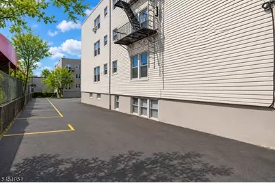 305 Cator Ave, Jersey City, NJ 07305 - Photo 20