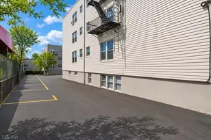 305 Cator Ave, Jersey City, NJ 07305 - Photo 20