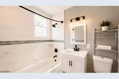 305 Cator Ave, Jersey City, NJ 07305 - Photo 6