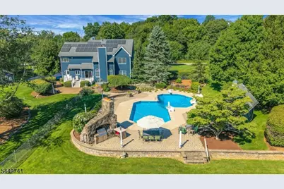 7 Bentley Way, Washington Township, NJ 07853 - Photo 2