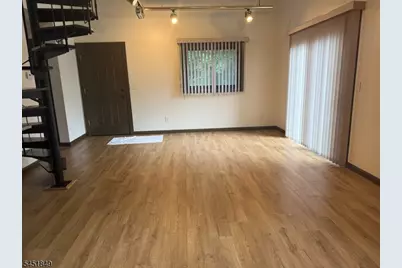 11 Great Gorge Dr #8, Vernon, NJ 07462 - Photo 4