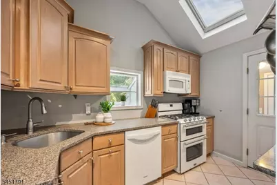 19 Edgewood Rd, Ringwood, NJ 07456 - Photo 12