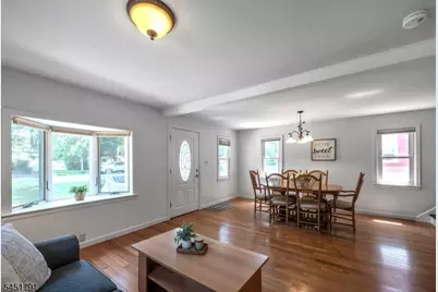 19 Edgewood Rd, Ringwood, NJ 07456 - Photo 2