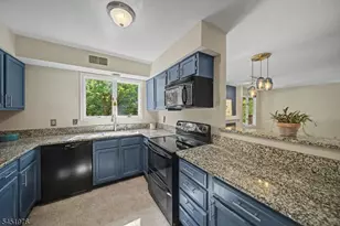 24 Pine Hollow Ct, Jefferson Township, NJ 07438 - Photo 10