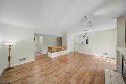 24 Pine Hollow Ct, Jefferson Township, NJ 07438 - Photo 8
