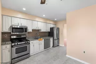 624 Robin Rd, Hillsborough Township, NJ 08844 - Photo 4