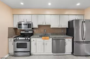 624 Robin Rd, Hillsborough Township, NJ 08844 - Photo 4