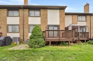 624 Robin Rd, Hillsborough Township, NJ 08844 - Photo 20