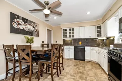 1192 Madison Hill Rd, Clark Township, NJ 07066 - Photo 4