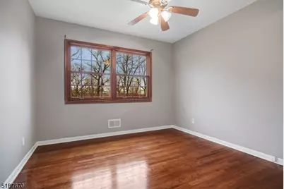28 Bear Brook Ln, Livingston, NJ 07039 - Photo 14