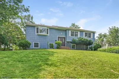 28 Bear Brook Ln, Livingston, NJ 07039 - Photo 22