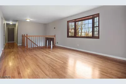 28 Bear Brook Ln, Livingston, NJ 07039 - Photo 4