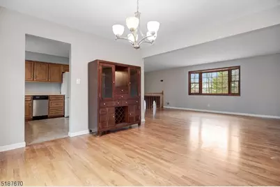 28 Bear Brook Ln, Livingston, NJ 07039 - Photo 6