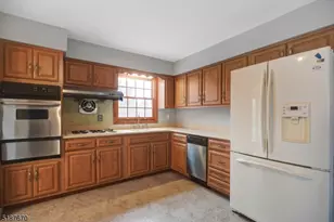 28 Bear Brook Ln, Livingston, NJ 07039 - Photo 8