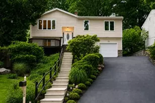 72 W Lake Shore Dr, Rockaway Township, NJ 07866 - Photo 2