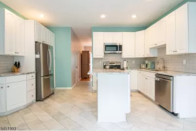 7 White Oak Dr, Vernon, NJ 07461 - Photo 2