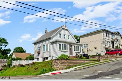 48 Cedarhurst Ave, Woodland Park, NJ 07424 - Photo 2
