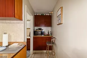 48 Cedarhurst Ave, Woodland Park, NJ 07424 - Photo 4