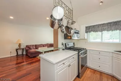 607 Brittany Dr, Wayne, NJ 07470 - Photo 6