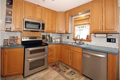 131 Weiss Ter, Raritan, NJ 08869 - Photo 12