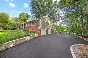 64 Grandview Dr, North Haledon, NJ 07508 - Photo 4