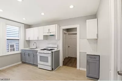 28 Underwood St, Newark, NJ 07106 - Photo 6