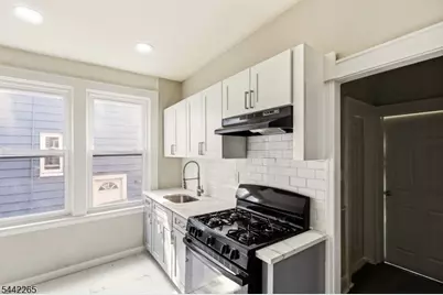 28 Underwood St, Newark, NJ 07106 - Photo 22