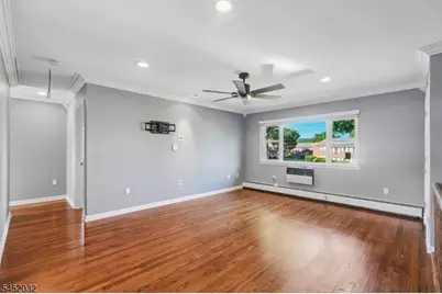 39 Manchester Ct, Wayne, NJ 07470 - Photo 8