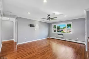39 Manchester Ct, Wayne, NJ 07470 - Photo 8